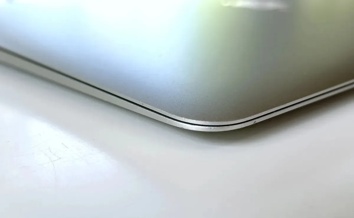 Notebook Macbook Air A1466 13 4GB SSD (En su caja original) - Imagen 7